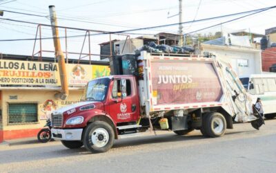 Tequio Vecinal mejora espacios públicos en la colonia Del Maestro