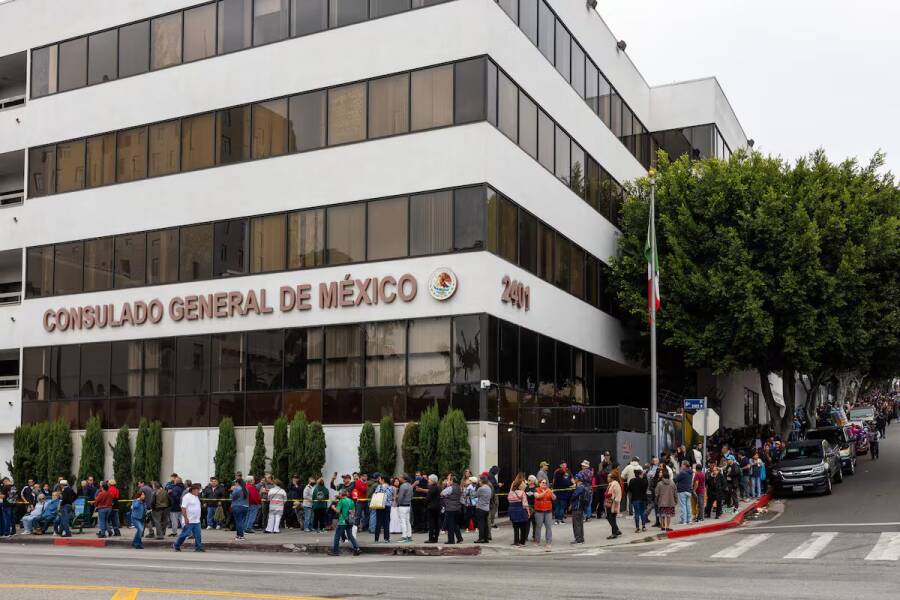 unos-400-empleados-de-consulados-mexicanos-en-estados-unidos-estan-ante-el-riesgo-de-perder-sus-visas-y-convertirse-en-indocumentados-6a7b53adf2d80