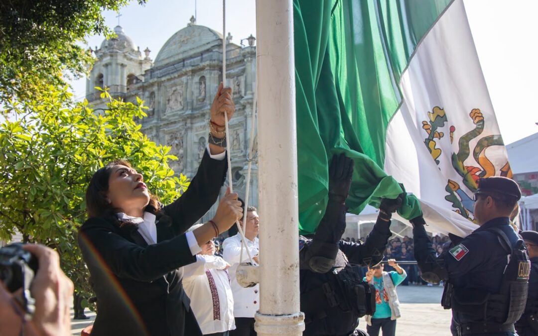 Participa Semovi en ceremonia de Izamiento de la Bandera Nacional por el Mes de la Patria