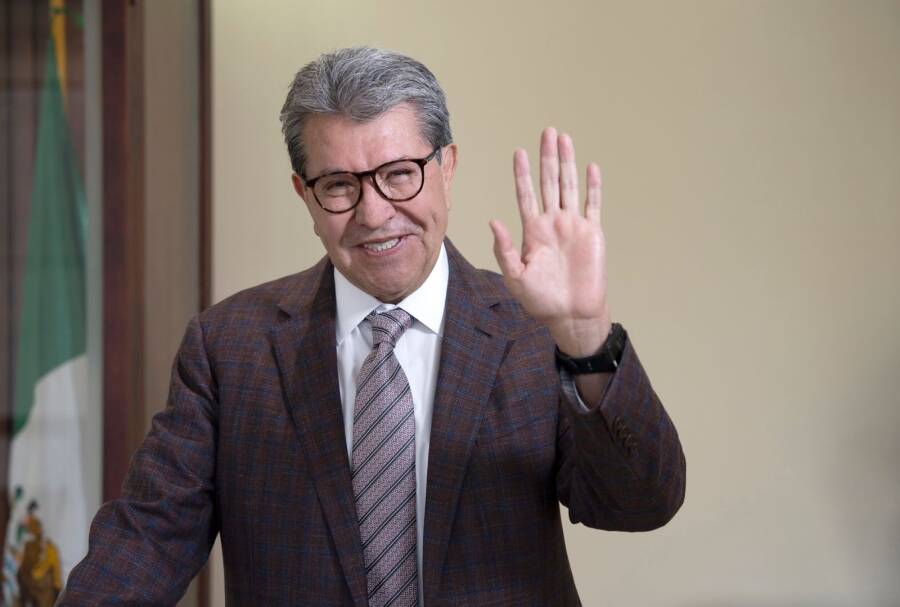 acuerdo-para-restringir-el-uso-de-celulares-y-otros-aparatos-electronicos-en-las-escuelas-debe-plasmarse-en-la-ley-diputado-ricardo-monreal-6ab2c23af183d