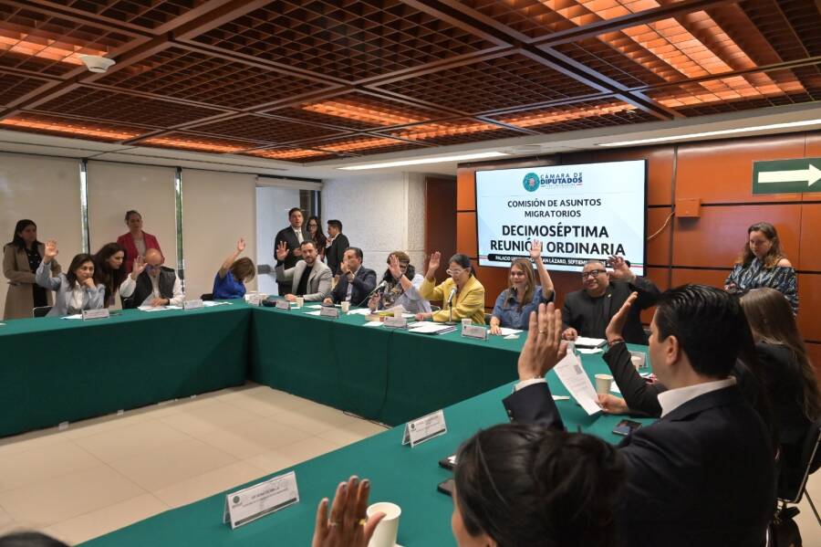 Comisión de Asuntos Migratorios aprueba programa anual de trabajo y cuarto informe semestral