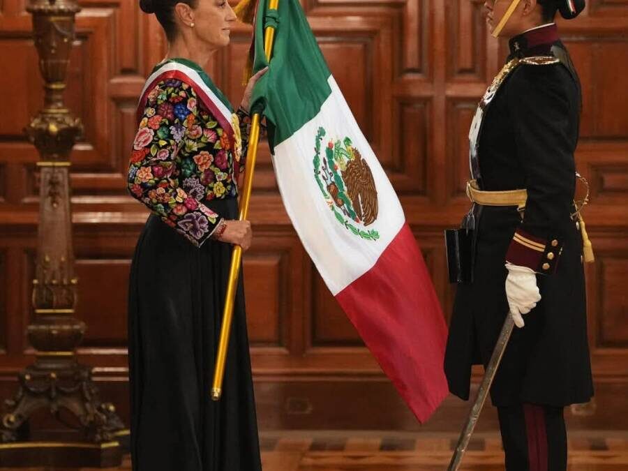 Destaca #NinoMorales orgullo istmeño en vestido que portó la Presidenta Claudia Sheinbaum en el Grito de Independencia