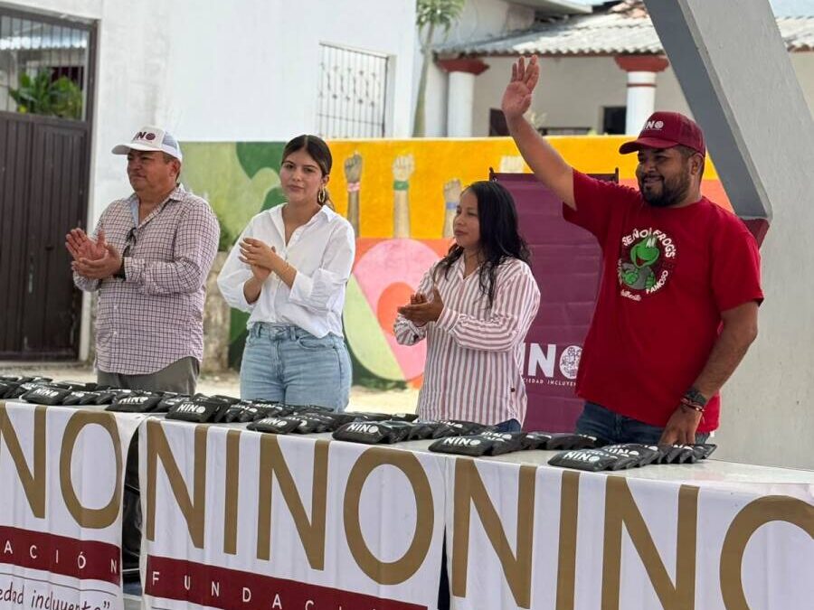 Fundación Nino entrega lentes gratuitos a habitantes de Santiago Pinotepa
