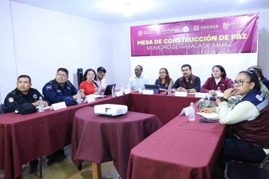 instala-ray-chagoya-mesa-de-seguridad-en-la-agencia-de-montoya-6abc730545cc8