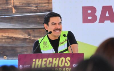 Ray Chagoya entrega Banco de Materiales en tres zonas de San Martín Mexicapam