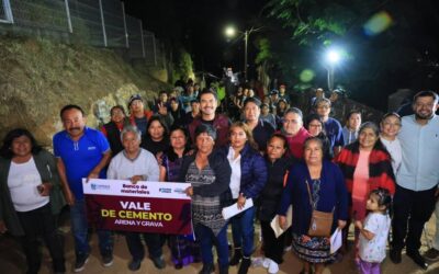 Ray Chagoya entrega obra de pavimentación en San Martín Mexicapam