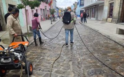 Refuerzan labores de limpieza en Oaxaca de Juárez tras las Fiestas Patrias