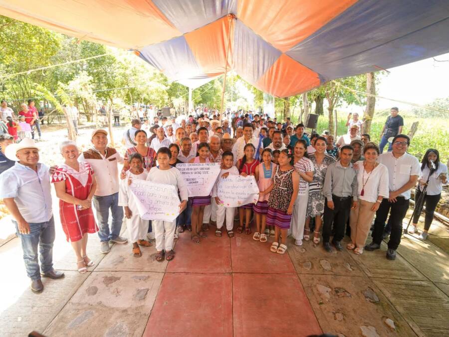 senador-nino-morales-acompana-acciones-de-vivienda-y-conectividad-en-la-costa-oaxaquena-6a9c3ee4ac052
