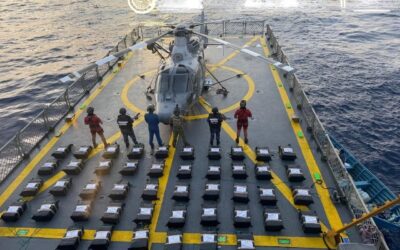Marina y Guardia Costera de EU interceptan 1.2 toneladas de cocaína frente a Oaxaca