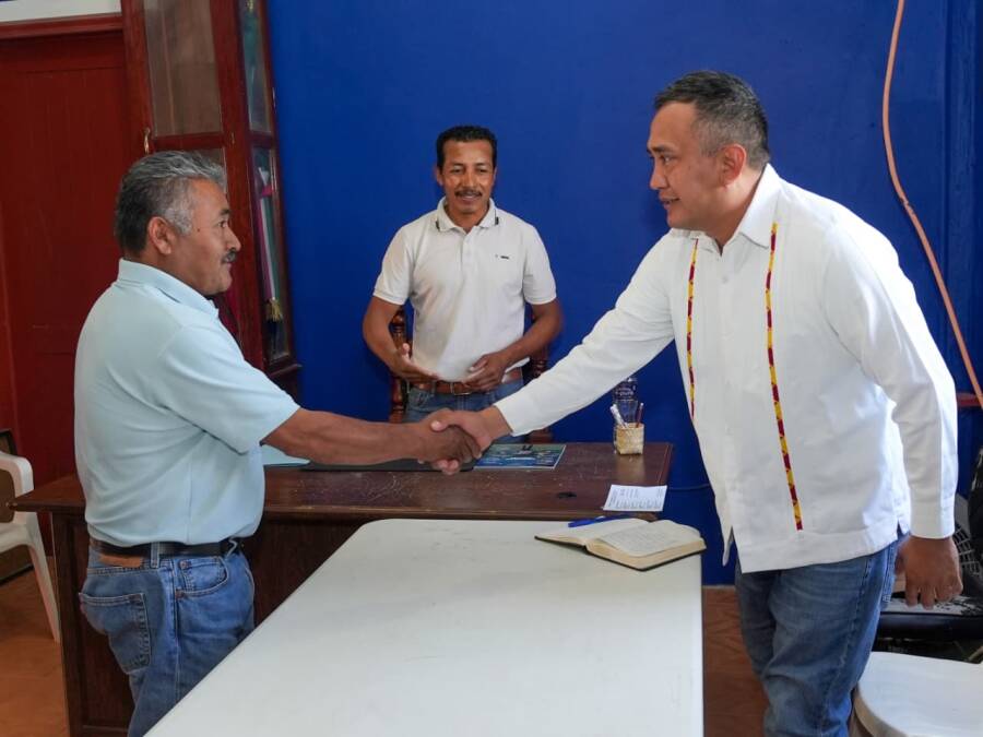 Continúa Antonino Morales recorriendo Oaxaca como senador de territorio.