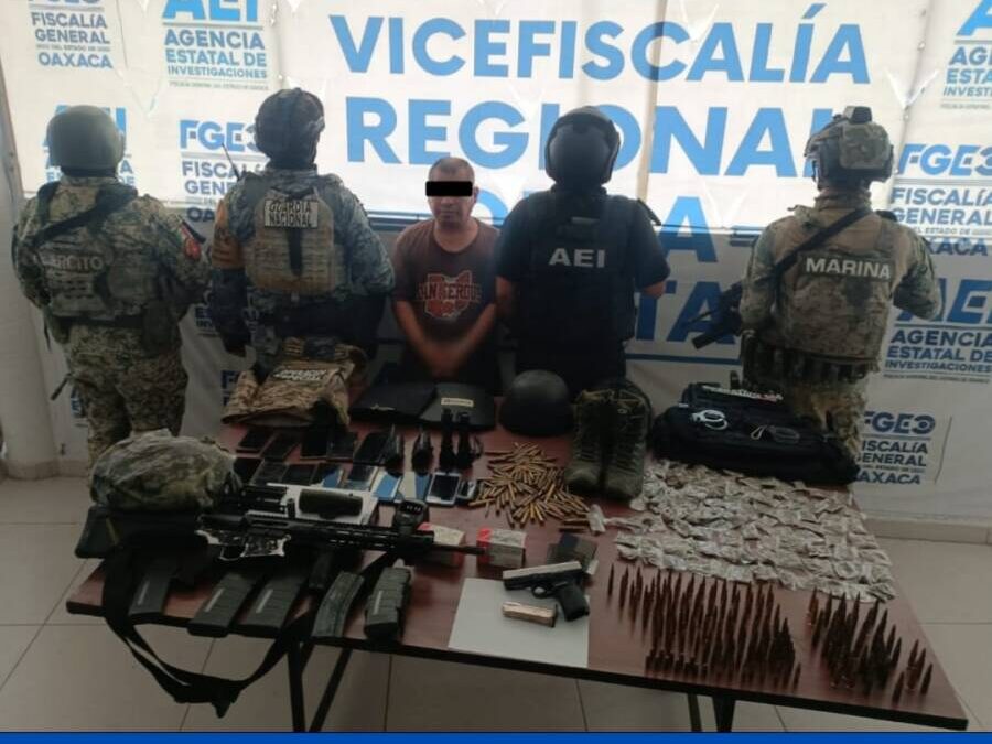 Fiscalía de Oaxaca detiene a tres generadores de violencia en la Costa, aseguran arsenal tras enfrentamiento