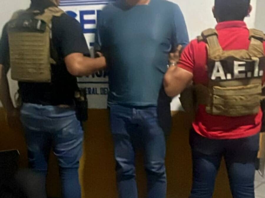Fiscalía de Oaxaca ejecuta orden de aprehensión por homicidio calificado de un interno de centro de rehabilitación en Teotitlán de Flores Magón.
