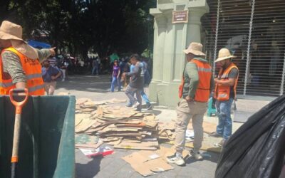 Gobierno Municipal mantiene acciones de limpieza en el Zócalo de Oaxaca de Juárez