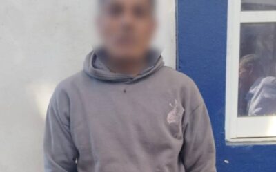 Policía municipal detiene a una persona por resistencia de particulares y revela orden de aprehensión por homicidio calificado