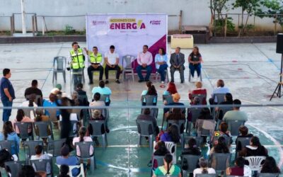 Ray Chagoya entrega nueva aula en primaria de Santa Rosa Panzacola
