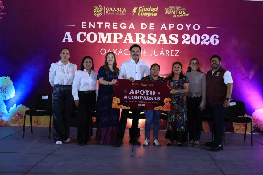 Ray Chagoya impulsa tradicionales comparsas de Día de Muertos