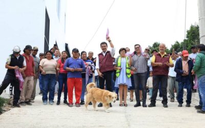 Ray Chagoya inaugura andador construido mediante tequio vecinal en la colonia Santo Tomás