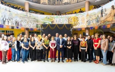 UABJO enaltece las tradiciones con la instalación de su altar monumental